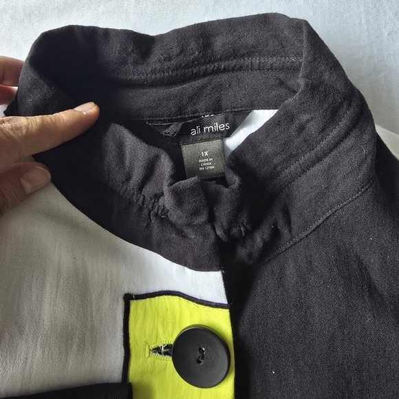 Ali Miles Pus‎ Size Black and White Button-Up Top 1X - Picture 4 of 14